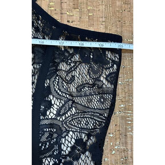 Torrid Women’s Solid Black Lace Caged Tank Top Size 2 (2X) - Picture 8 of 9